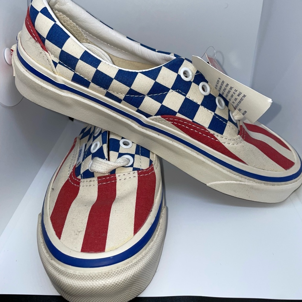 Brand new kids vans. Never worn!!!!